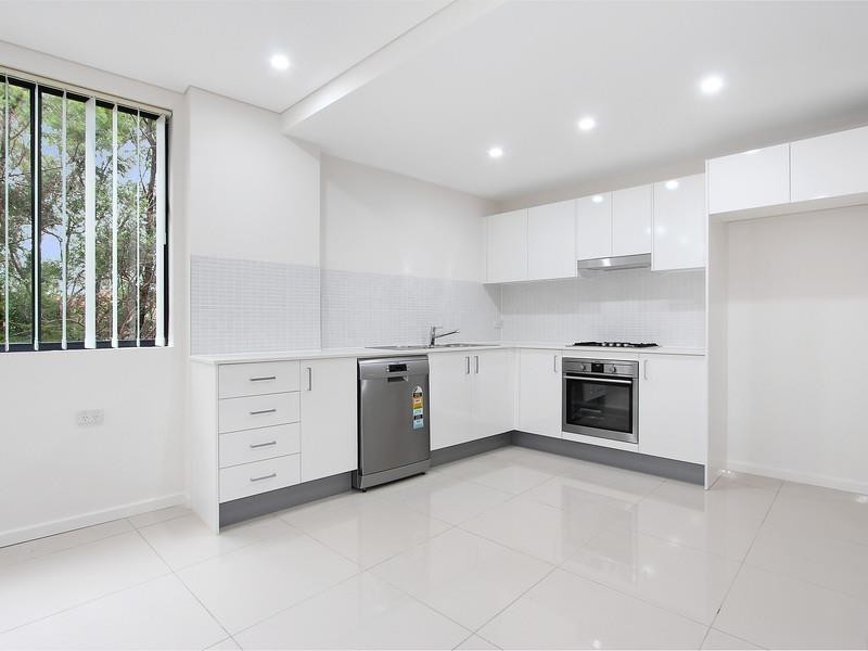 27/8-12 Linden Street, Toongabbie NSW 2146